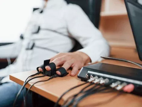 Polígrafo para extranjeros en las Fuerzas Armadas: El Gabinete de Ministros aprobó nuevas reglas