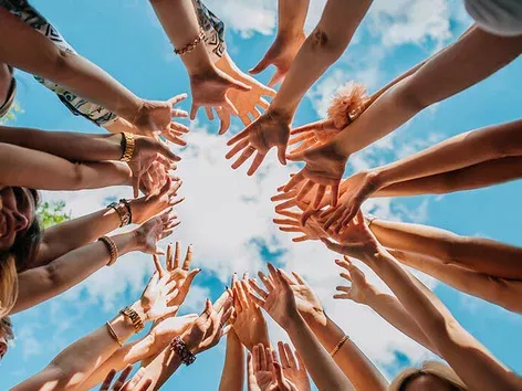 Corporate tours in Ukraine in 2024: how to organize the best vacation for the team?