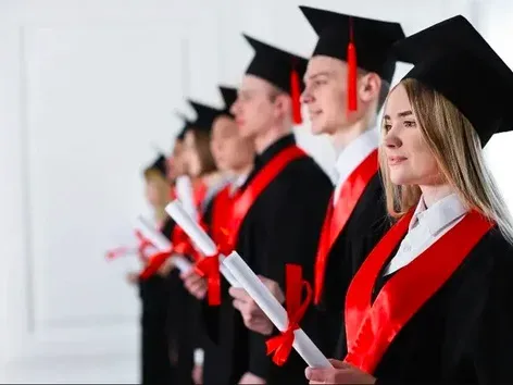 День студента 2025: основные изменения для украинских студентов, новые стипендии и чего ожидать в 2026 году