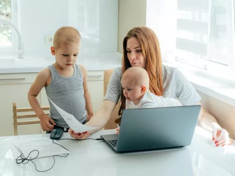 Виплати для дітей у Польщі: які програми почали приймати заявки?