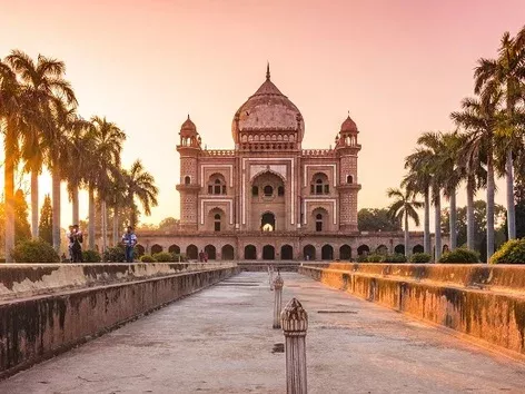 How to get to Ukraine from India: convenient routes and necessary documents