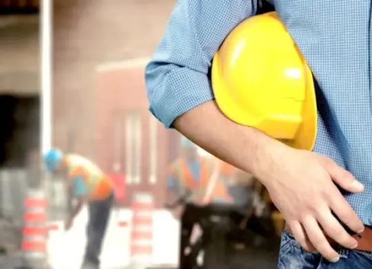 Польский рынок труда для украинцев: где они работают и какой доход получают