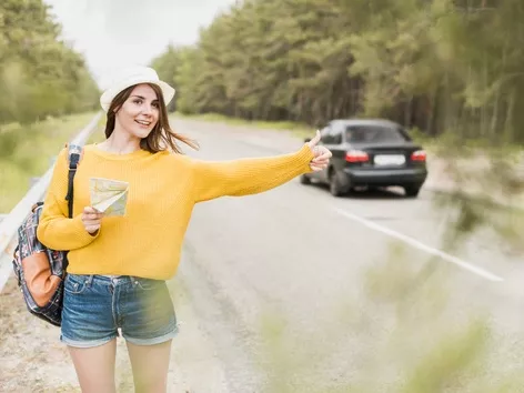 Which countries have eased their recommendations for entering Ukraine?