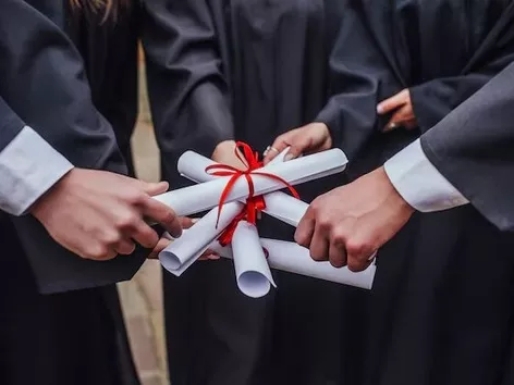 Апостиль в МОН: как сделать перевод и апостилирование документов Министерства образования и науки?