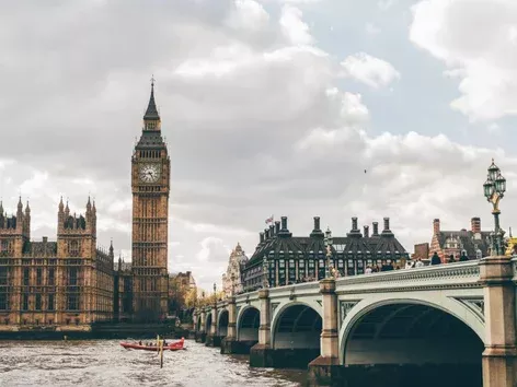 How to get to Ukraine from Great Britain in 2025: convenient routes and visa rules