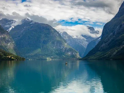 7 jezior w Europie, które warto zobaczyć przynajmniej raz w życiu