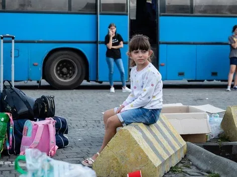Эвакуация детей объявлена в Донецкой области: в чем причина и куда обращаться