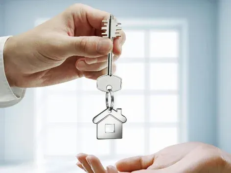 Десятки заявок и растущие цены: что происходит с посуточной арендой перед Новым годом?