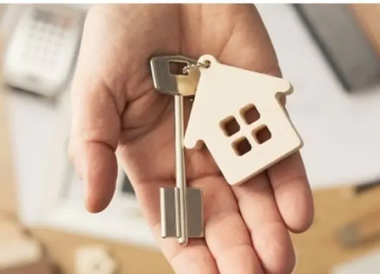 Can a tenant insure an apartment and what is required for this