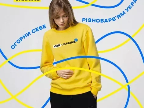 How can Ukrainians living abroad support Ukraine?