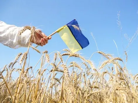 How many years does a foreigner need to learn Ukrainian?