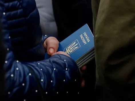 What problems do Ukrainians abroad face most often?