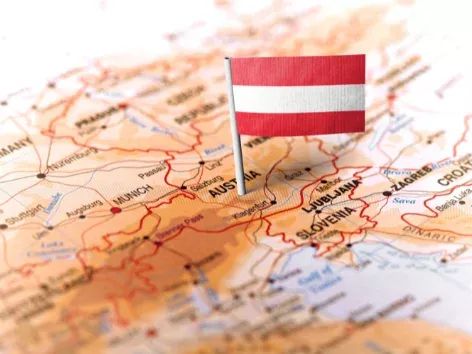 Austria has abolished mandatory health insurance for Ukrainians: a detailed guide to health insurance after May 31, 2025