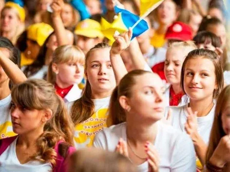 How has Ukrainian youth changed during the war and what do teenagers want?