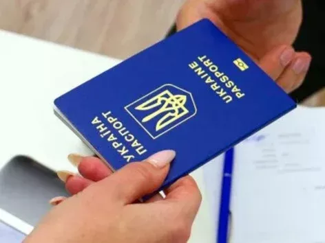 Ukrainians abroad: the Ministry of Foreign Affairs told how many foreigners received the appropriate status