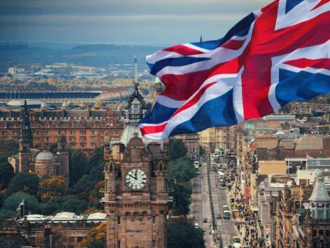 Британия хочет ужесточить иммиграционные правила: повлияет ли это на украинцев?