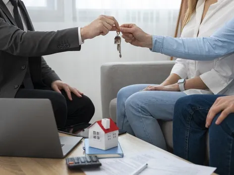 Как зарабатывать на аренде недвижимости: что выбрать, новостройку на стадии \"котлована\" или квартиру на вторичном рынке?