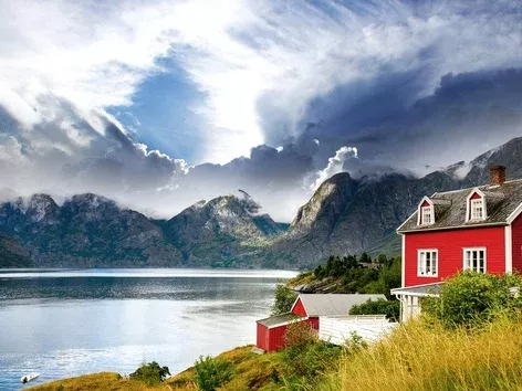 Norwegian authorities cut payments to Ukrainians: details