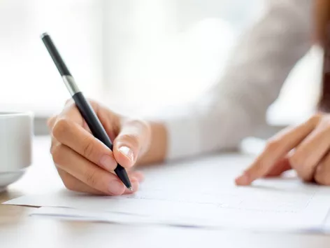 How to extend the period of stay in Ukraine for foreigners and stateless persons: instructions