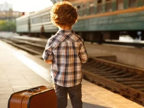 В Украине изменили правила выезда детей за границу в сопровождении третьих лиц: что известно