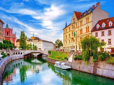 How to Extend Temporary Protection in Slovenia: Instructions for Ukrainians