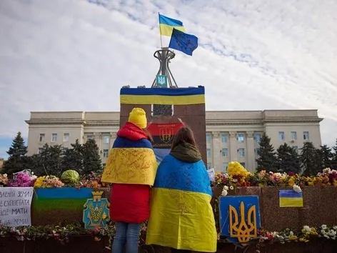 What it's like to return to flooded homes and live under shelling: a survey of Kherson residents