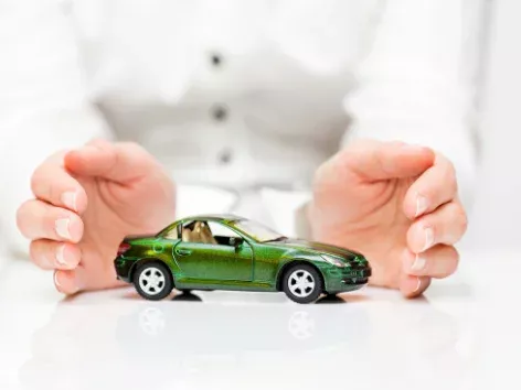 Travelling abroad by car: do you need to print out a Green Card?