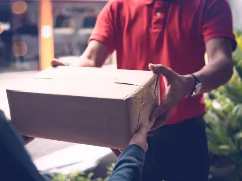 Ukraine has changed the rules for sending food and products by post: what you can't put in a parcel now