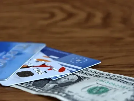 Как люди оплачивают покупки в США: кредитные карты, смартфоны и почти отсутствие наличных