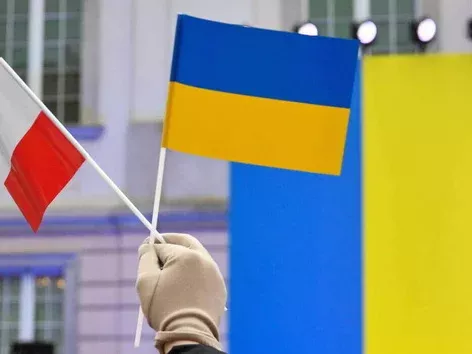 Польша с октября меняет правила выплат на детей: что изменится для украинцев