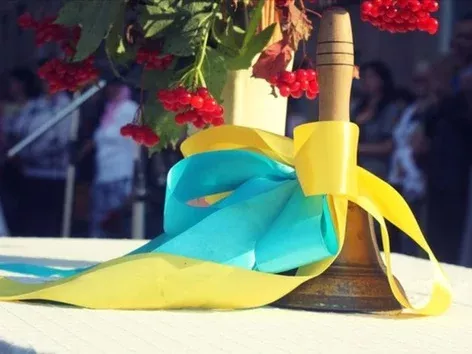 Последний звонок в 2025 году: когда закончится учебный процесс и будут выданы дипломы в украинских школах