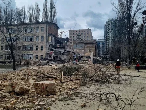 Missile attack on Kyiv: russia attempted to attack SSU buildings, but missiles hit civilians